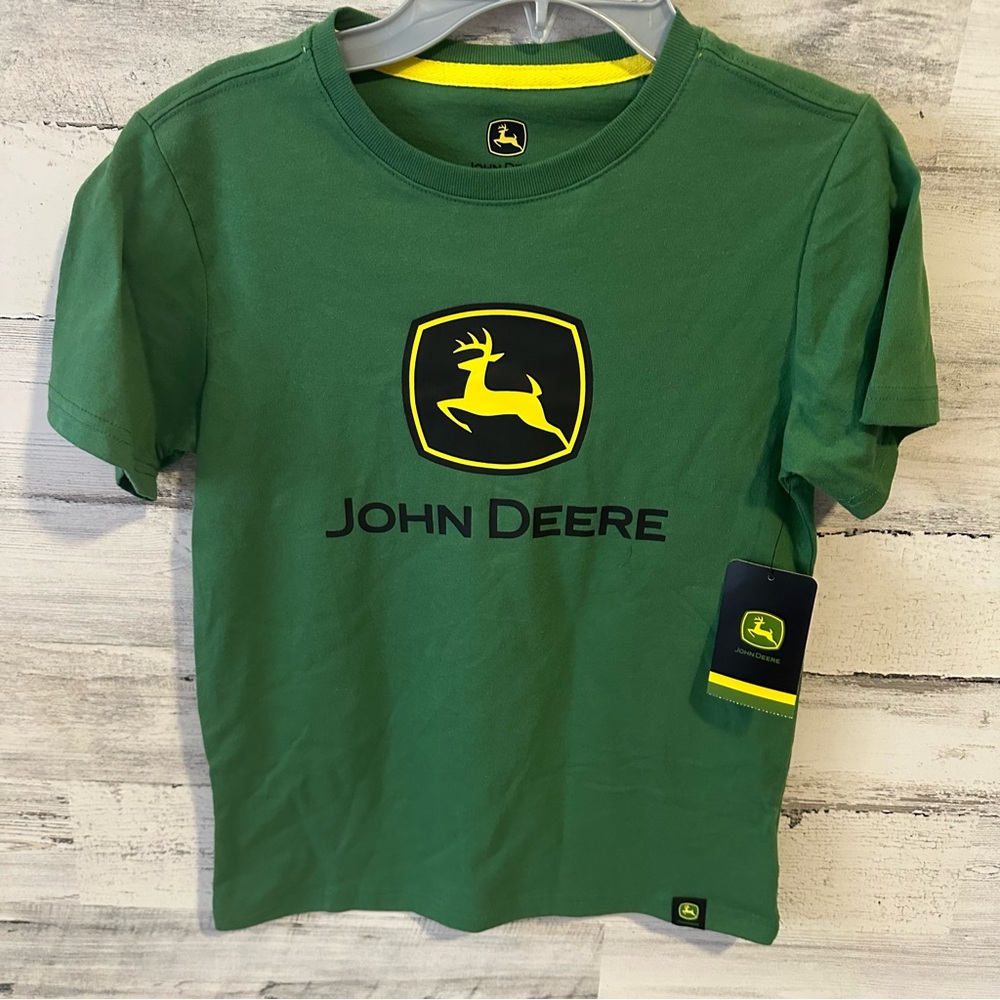 Boys John Deere Shirt Size M NEW
